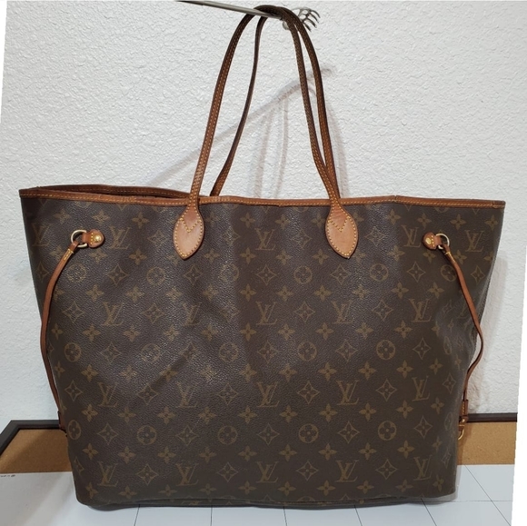 Louis Vuitton Handbags - Louis Vuitton Monogram Neverfull GM